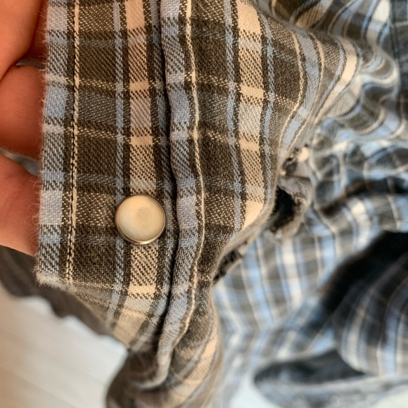 Vintage Levi's Men's Checkered plaid pearl snap western Shirt - Picture 4 of 6